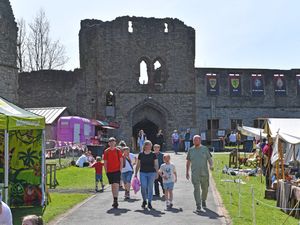 Supporting image for story: Everything you need to know as Dudley Zoo offers discounted tickets to benefit claimants