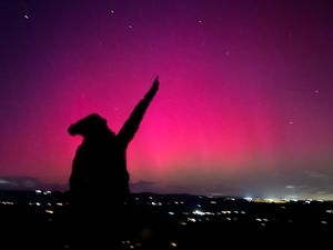 Supporting image for story: 32 of your stunning Northern Lights photos as Aurora Borealis puts on a spectacular show in Shropshire