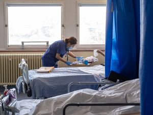 Supporting image for story: Ministers told to ‘disregard’ strike laws from next week