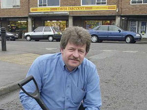 Supporting image for story: Ex-mayor dies of rare cancer