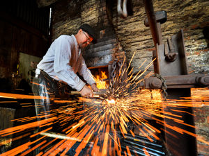 Supporting image for story: Black Country Living Museum's veteran chainmaker retires after years of passing on skills