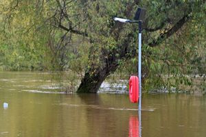 Floods begin to take hold in Shrewsbury