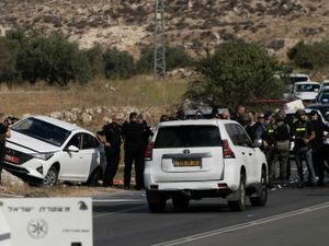 Supporting image for story: Three Israeli police officers shot dead in West Bank