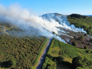 Supporting image for story: Dramatic photos show huge open fire near Minsterley - residents warned to keep windows and doors closed