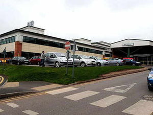 Supporting image for story: Praise as superbug infection rate falls