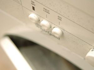 Supporting image for story: A university student thinks he can fix your shaky washing machine