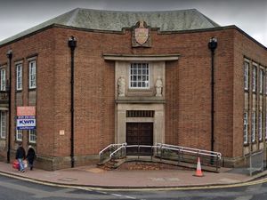 Supporting image for story: Government ministers warned people feel 'unsafe' amid police station closures