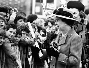 nostalgia pic. Welshpool. The Queen meets crowds in Welshpool on April 21, 1989, which was her 63rd birthday