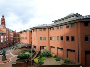 Supporting image for story: Suspected Romanian gang held over alleged West Midlands burglaries