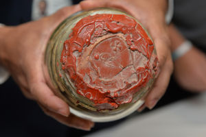 The seal was on the 1903 capsule