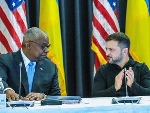 Supporting image for story: Zelensky presses US military chiefs to allow Ukraine to strike deeper in Russia