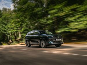 Supporting image for story: Chery Tiggo 8 goes on sale priced from £28,545