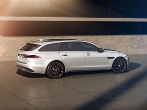 Supporting image for story: Jaguar enhances XF and XE line-ups with high-specification R-Dynamic Black trims