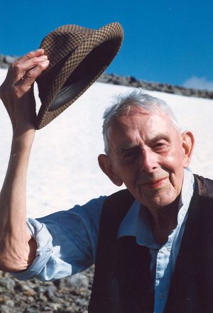 Bert Bissell raises his hat to celebrate his 103rd ascent of Ben Nevis, which also turned out to be his last complete climb of the moutain.
