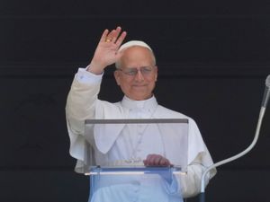 Supporting image for story: Pope prays for China’s Catholics to be in communion with Rome
