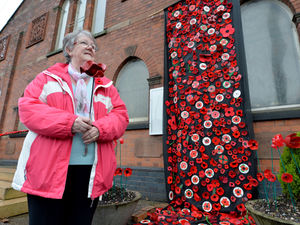 Supporting image for story: Hundreds of poppies donated for church's display