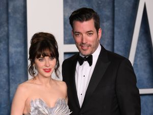 Supporting image for story: Zooey Deschanel announces engagement to Property Brothers star Jonathan Scott