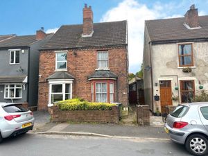 Supporting image for story: Three-bedroom 'fixer upper' property in Bilston offered up at £85,000 mysteriously pulled from auction