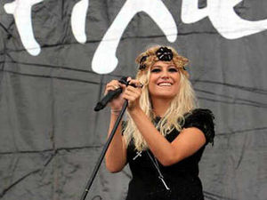 Supporting image for story: V Festival 2010 really rocked Weston Park