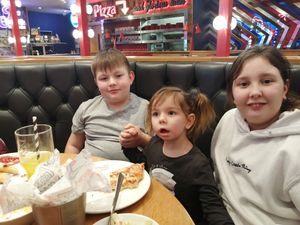 Piper with her brother Thomas and sister Kassey 