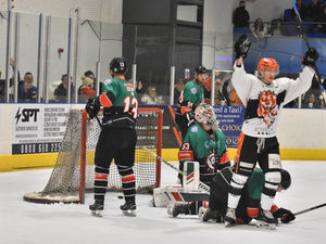 Supporting image for story: Telford Tigers rack up super seven 
