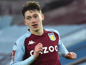 Supporting image for story: Aston Villa's Louie Barry joins Ipswich on loan