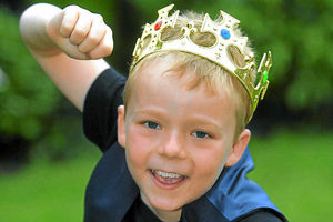 Supporting image for story: Young star Ben gets ready for film premiere of Nativity 2