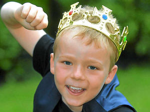 Supporting image for story: Young star Ben gets ready for film premiere of Nativity 2