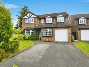 Supporting image for story: Spacious 4-bedroom detached Home in Sutton Coldfield for £580,000