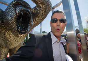 Uri Geller unveils the spoon gorilla