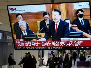 Supporting image for story: South Korean court orders release of impeached president from jail