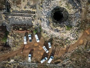 Supporting image for story: South African authorities ‘will not help illegal workers inside closed mine’