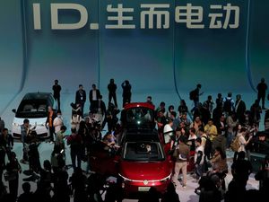 Supporting image for story: EU to impose duties on electric vehicle imports from China