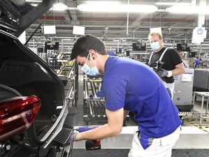 Supporting image for story: Volkswagen resumes production of electric ID.3