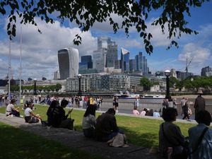 Supporting image for story: Temperatures could hit 27C on Saturday before unsettled weather arrives