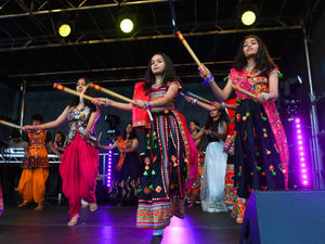 Supporting image for story: Diwali: Thousands celebrate festival of lights at Wolverhampton park