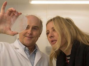 Supporting image for story: Ellie Goulding staring at really old sea ice is just beautiful but it has a deeper message