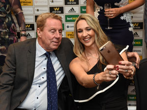 Supporting image for story: Harry Redknapp poses for selfies with fans at Molineux event