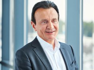 Supporting image for story: Top executive pay in UK’s biggest firms hits new record as more take home £10m