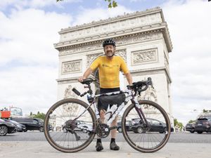 Supporting image for story: Cyclist Chris Boardman to receive royal honour at Buckingham Palace