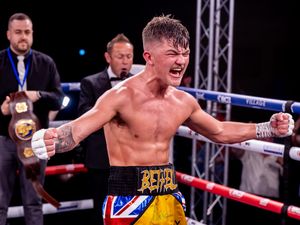 Supporting image for story: Bethell soaks up the sun in preparation for his next big test