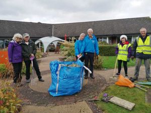 Supporting image for story: Green fingered Rotarians help Hope House