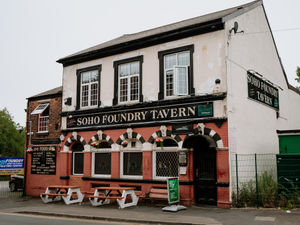 Supporting image for story: People warned to avoid pubs where 'social distancing is not good' after Sandwell outbreak