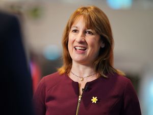 Supporting image for story: UK to reimburse visa fees for top tech and science firms in push for growth