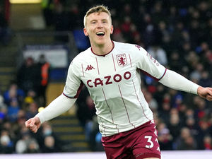 Supporting image for story: Aston Villa agree loan deal with Newcastle for Matt Targett 