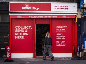 Supporting image for story: Thousands of Collect+ shops to rebrand to Royal Mail after owner buys stake