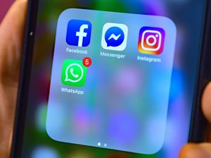 Supporting image for story: MPs vote to reject social media ban for under-16s