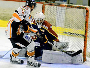 Supporting image for story: McKenzie scoops Telford Tigers awards