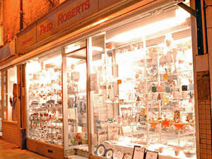 Supporting image for story: Ellesmere's Fred Roberts shop closes doors for final time