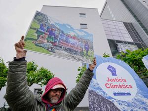 Supporting image for story: German court rules against Peruvian farmer in landmark climate lawsuit